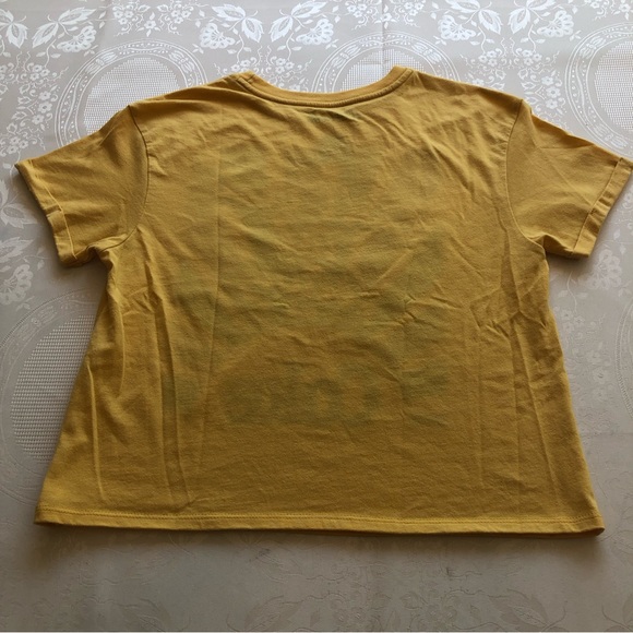 Coca-Cola Women’s Size L Yellow Cropped T-Shirt Short Sleeves Can’t Beat Feeling - Picture 16 of 16